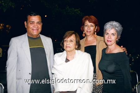Mario Maldonado, Martha Orozco, Lourdes Orozco y Mavisa Garza.
