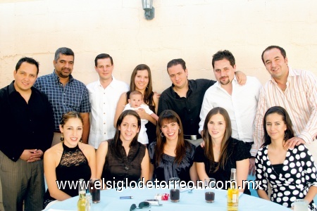 Artemio y Julia Ávalos, Patricio y Daniela Zermeño, Memo y Ana Lucía Humphrey, Rafael y Analía Álvarez, Jan y Diana Guevara.