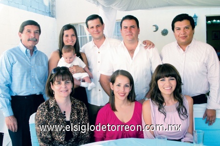 Yolanda de Robles, Claudia de Garza, Sharon de Bartoluchi, Javier Robles, Javier Robles, Alfredo Garza y Javier Bartoluchi.