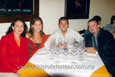 Malú de Tirado, Maribel de Ramos, Juan Carlos Tirado y Carlos Ramos.