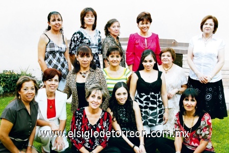 La Comunidad Santa Teresa fungió como organizadora en la despedida de Mercedes Orozco.