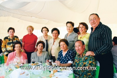 Celebra con sus seres queridos 
Muy contenta se mostró la festejada, pues celebró con sus seres queridos.
