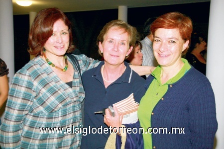 Martha de Maisterrena, Paty Schott e Isabel Jaik de Correa.