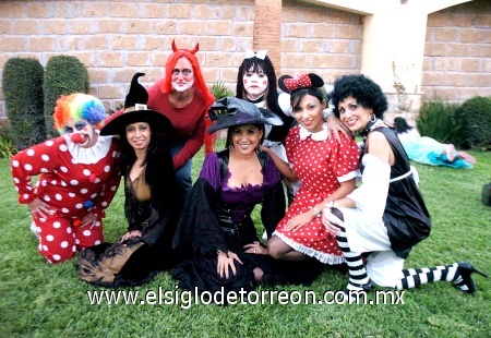 02112008
Grupo de los Jueves conformado por Pily de Román, Ginna de Maturino, Perla de Borrego, Carmen de Esparza, Diana de Gavela, Gracia de Díaz Vélez y Verónica de Siller