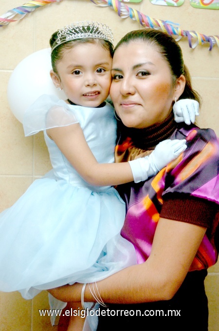 02112008
Annete Moreno Torres, en su fiesta de cumpleaños.