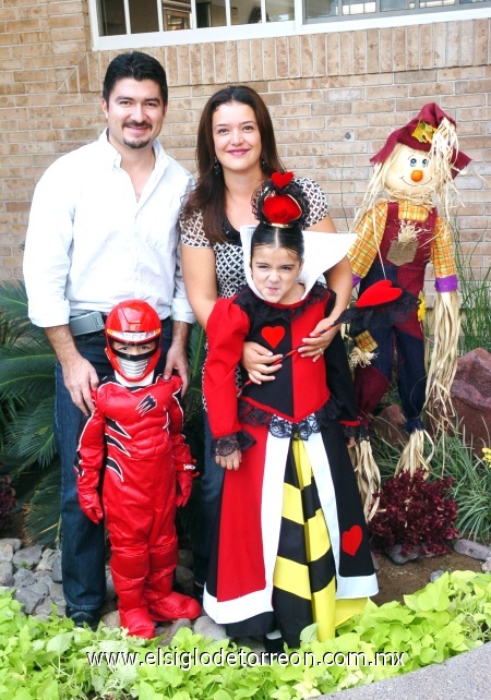 02112008
Eduardo, Nadia, Regina y Lalo Acosta.