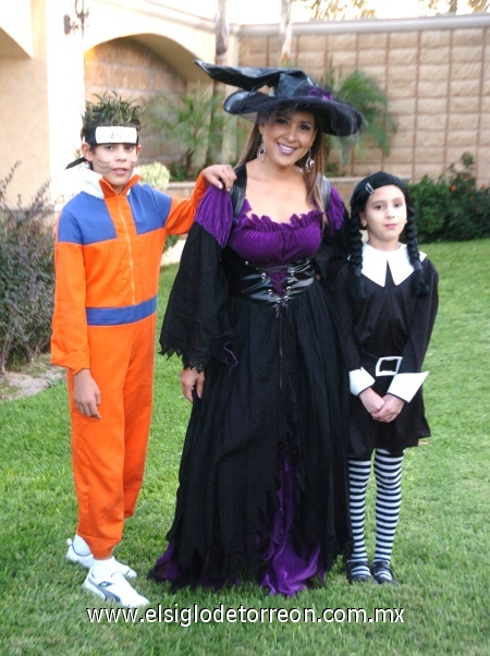 02112008
Verónica, Micky y Vero Siller.