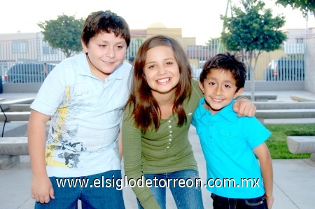 06112008
Víctor Contreras, Dorina y Marco Barroso