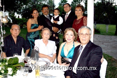 07112008
Antonio y Sara Escamilla, Diódoro y Linda Madrigal, Martha Zepeda, Fabián y Yadira Vera y  Fernando García