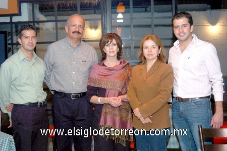02112008
Abdul Hernández, José Hernández, Rosario Jalife, Paty Hernández y Jezael Hernández.