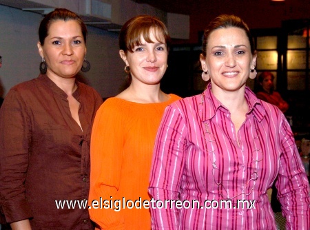 02112008
Ana Medrano, Mary Carmen de la Parra y Gloria Soto.