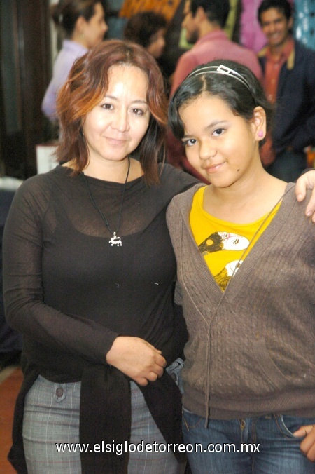 02112008
Claudia Castro y Victoria Rivera.