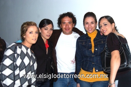 03112008
Carmen Salgado, Karla Colunga, David Rincón, Gaby Galindo y Magui Orozco.