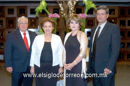 05112008
Humberto García, Hortensia de García, Sandra de Frausto y Andrés Frausto