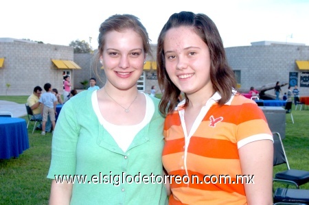 06112008
Martha Alarcón y Regina González