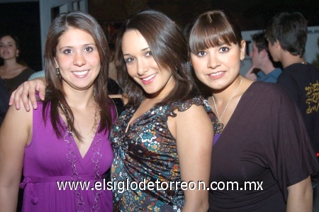 09112008
Arely Gómez, Ana Ornelas y Gaby Ríos.