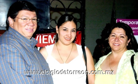 09112008
Humberto Guajardo, Marisol Berlanga y Mayela Guajardo