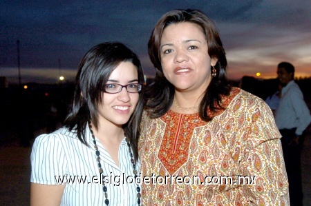 09112008
Nancy Noemí Quiñones y Ruth Jiménez.