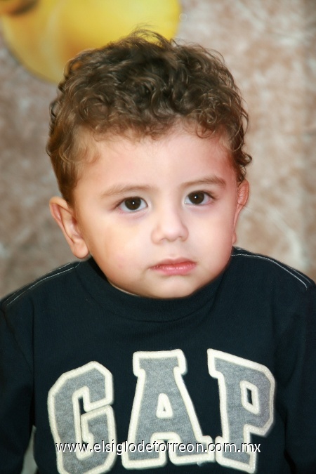 09112008
Entretenida fiesta de cumpleaños le ofrecieron a Santiago Gutiérrez, por su segundo cumpleaños.