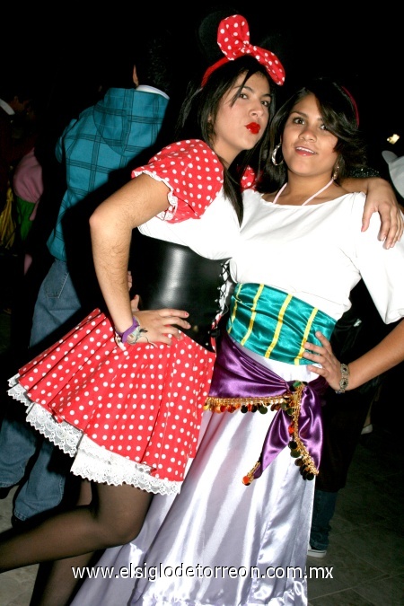 10112008
Mariana García y Carla Hernández.