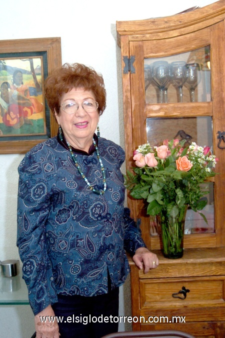 11112008
Celebró su cumpleaños Carolina Jover de Obregón.
