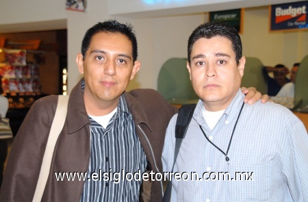 12112008
Mario Rivera y Hugo García viajaron en plan de negocios a El Salvador