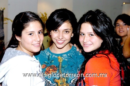 12112008
Daniela Santaelices, Nini Luna y Alicia Fernández