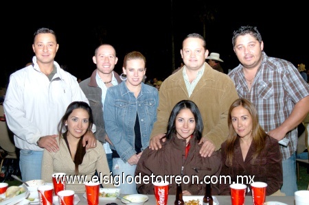 13112008
Julio Galván, Diana Barrios, Carlos Galván, Cindy Arellano, Liliana Suárez, Jorge Leal, Bonie Carrillo y Carlos Leal