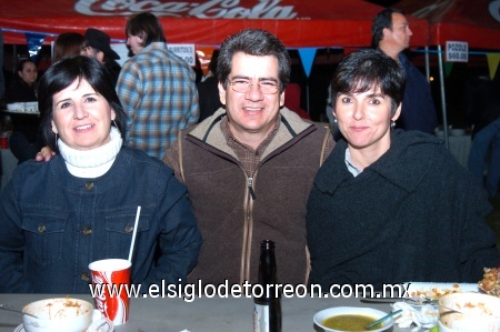 13112008
Miriam de Jiménez, Andrés y Rosa Bello