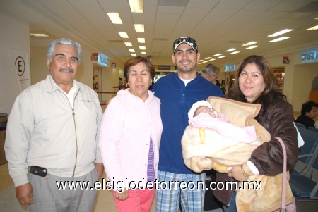 19112008
Heriberto Reyes Chávez viajó a Tijuana y fue despedido por su familia