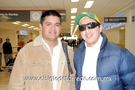 19112008
Néstor Daniel y Armando Guerrero Viesca viajaron a la Ciudad de México en plan de trabajo