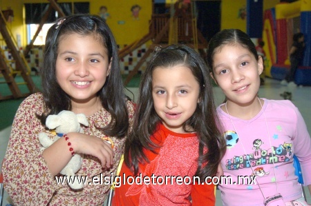 15112008
Aída Carolina Hernández, Diana Victoria Hernández y Natalia Cantú