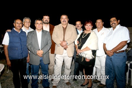 16112008
Los M.V.Z. Fernando Rivera, Benito Guajardo, Ramón Delgado, Arturo Sánchez Mejorado, Manuel Ramírez, Omar García, Martha Robles, Rómulo Uribe y Humberto Sánchez