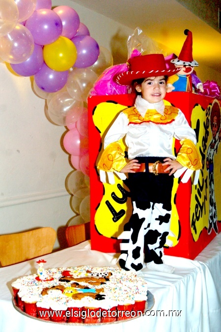 16112008
Linda vaquerita, Ana Lucía Cabarga Villarreal celebró su cuarto aniversario de vida.
