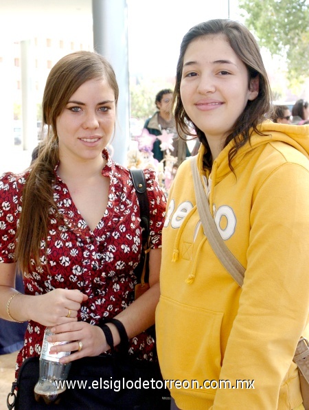 16112008
Isabel Elizondo y Bárbara González.