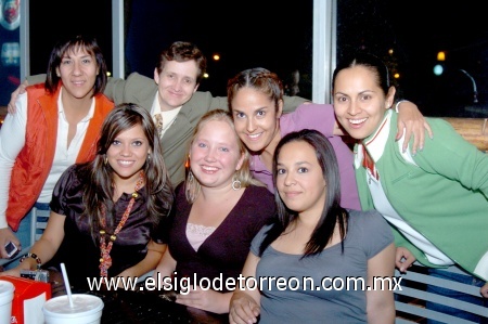 17112008
Karen Encina, Carmí Rodríguez, Diana Graham, Laura Fregard, Kukla Frausto, Lissette Cuesta e Ilse Reyes.