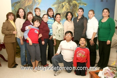 20112008
Personal del CBTIS de Ciudad Lerdo, Dgo., convivieron con sus hijos en pasado festejo