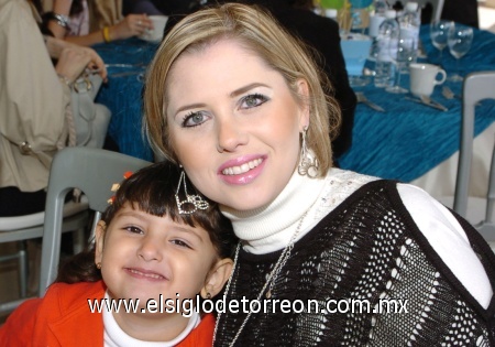 20112008
Ketita Gómez con su mamá Keta de Gómez