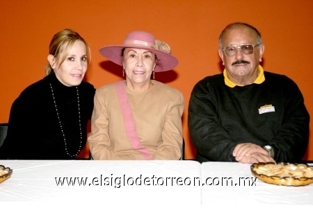 17112008
Jesús Jáuregui Pérez, Zeyda Cisneros de Chaurand e Yvette Chaurand