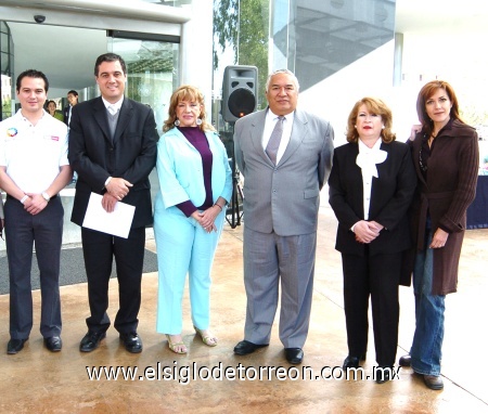 18112008
Marcelo Máynez, Andrés Sotomayor, Margarita Serrato, Luis Alberto Vázquez, Estela Gamboa y Lorena Safa