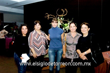 18112008
Mary Villasana de Urueta, Luna Valdés, Martha Piña, Juanita Contreras de Ortiz y Pilar de Miñarro
