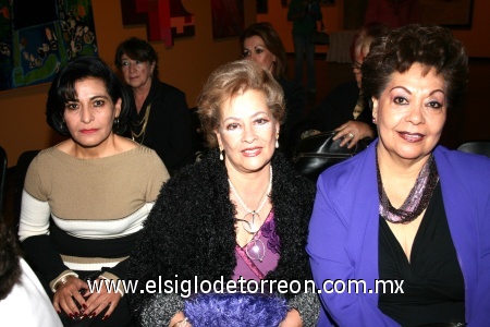 18112008
Rosalba Ayoub, Susy de Ortiz y Lety de Castañeda.