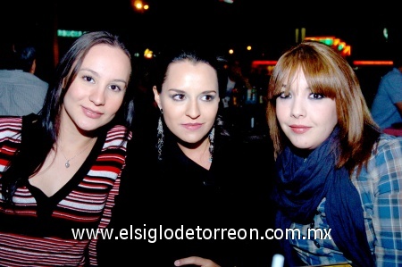 20112008
Mónica Reyes, Nemoany y Verónica Ávila