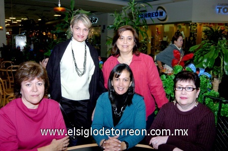 21112008
María Esther de Ramírez, Elsa Claudia de Núñez, María Esthela de Ibarra, Adriana de Marcos y Velina Murra