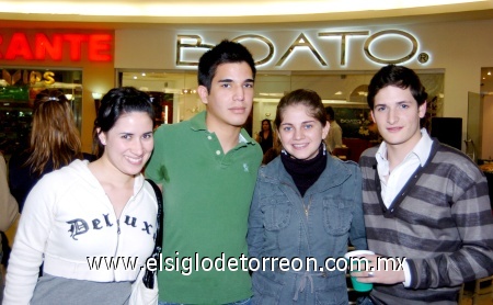 23112008
Mariana Martínez, Ricardo Berumen, Ivette Cuéllar y Carlos Echávarri