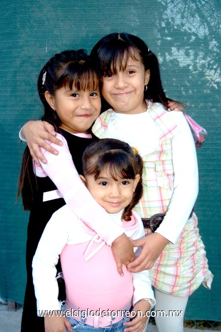 23112008
Dulce Olivares, Ana López y Astrid Aguilar.