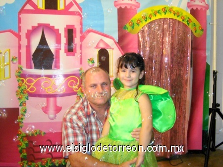 23112008
Guillermo Grageda Franco y su hija Victoria Grageda Vela, quien fue festejada al cumplir cinco años