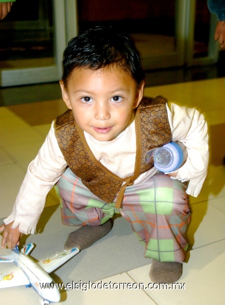 23112008
José Diego Juárez lució feliz en su fiesta de cumpleaños.
