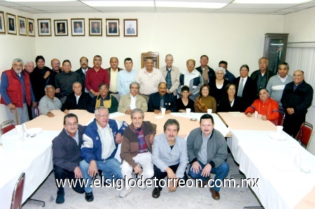 23112008
Ex alumnos de la Preparatoria Venustiano Carranza generación 60-65.