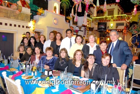 23112008
Vanessa Olivas, Sandra Espinoza, Jesús y Rafael Rodríguez, Ángeles Robles, Ana Zorrilla, Raúl Zenteno, Martha Pérez, Esthela Martínez, Mary Reyes, Francisco y Genaro Rodríguez, Mireya Reyes, Juanis Barraza, Nadia Garay, Martha Cajero, Lulú Villarreal, Leticia Miranda y Araceli Guerrero.
